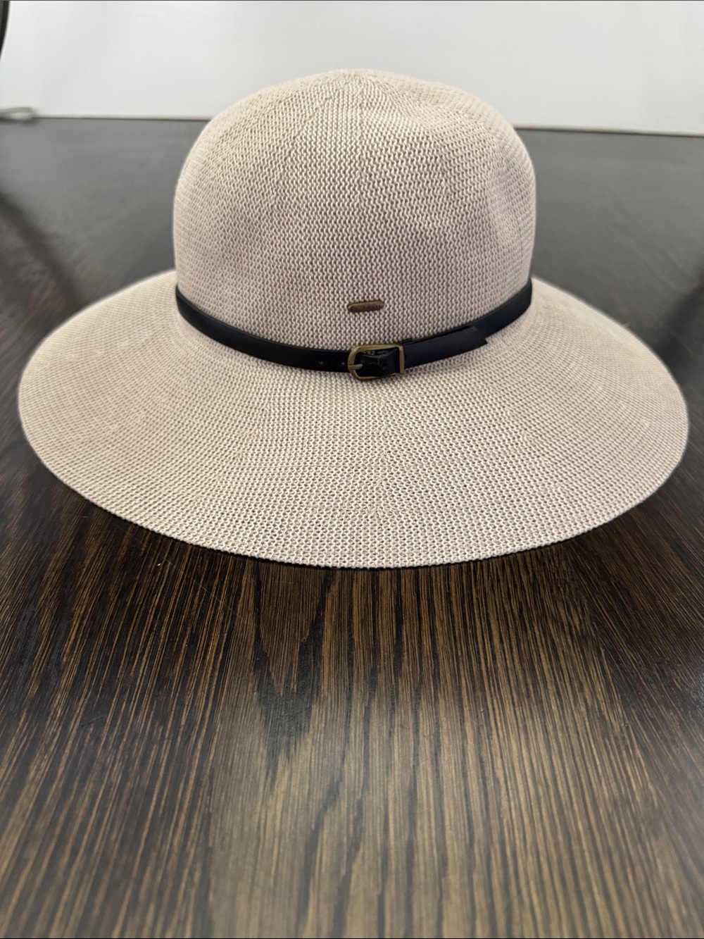 Women's Wide-Brim Knit Sun Hat in Light Beige with Black Band